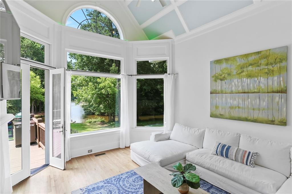 680 Americas Cup Cove