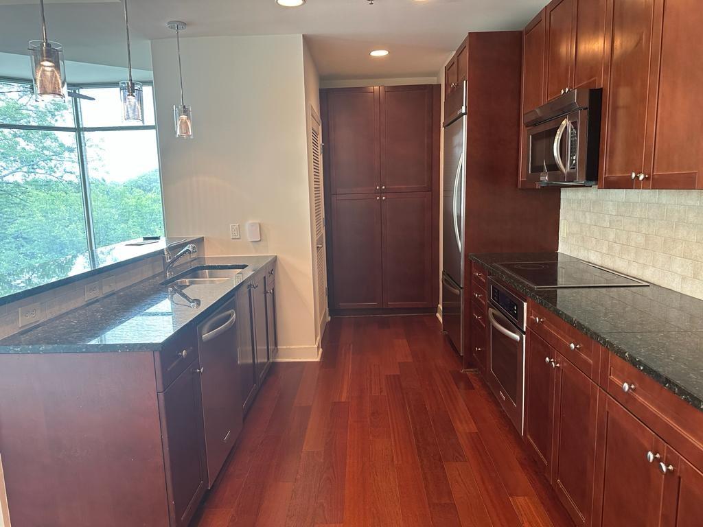 2795 Peachtree Road Unit 409