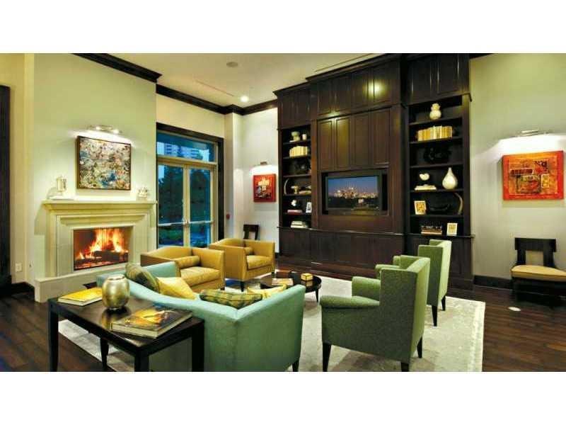 2795 Peachtree Road Unit 409