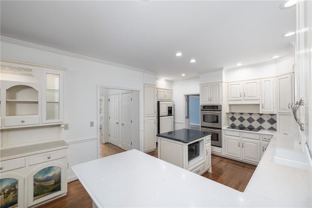 235 Shadowledge Lane