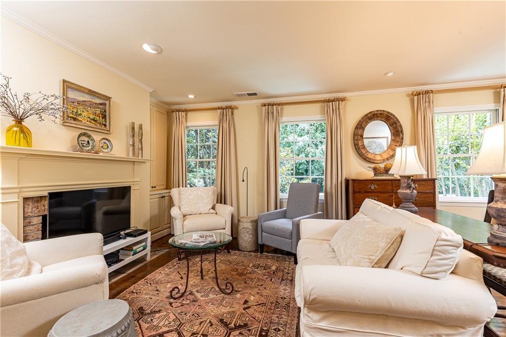 4 Montclair Drive NE