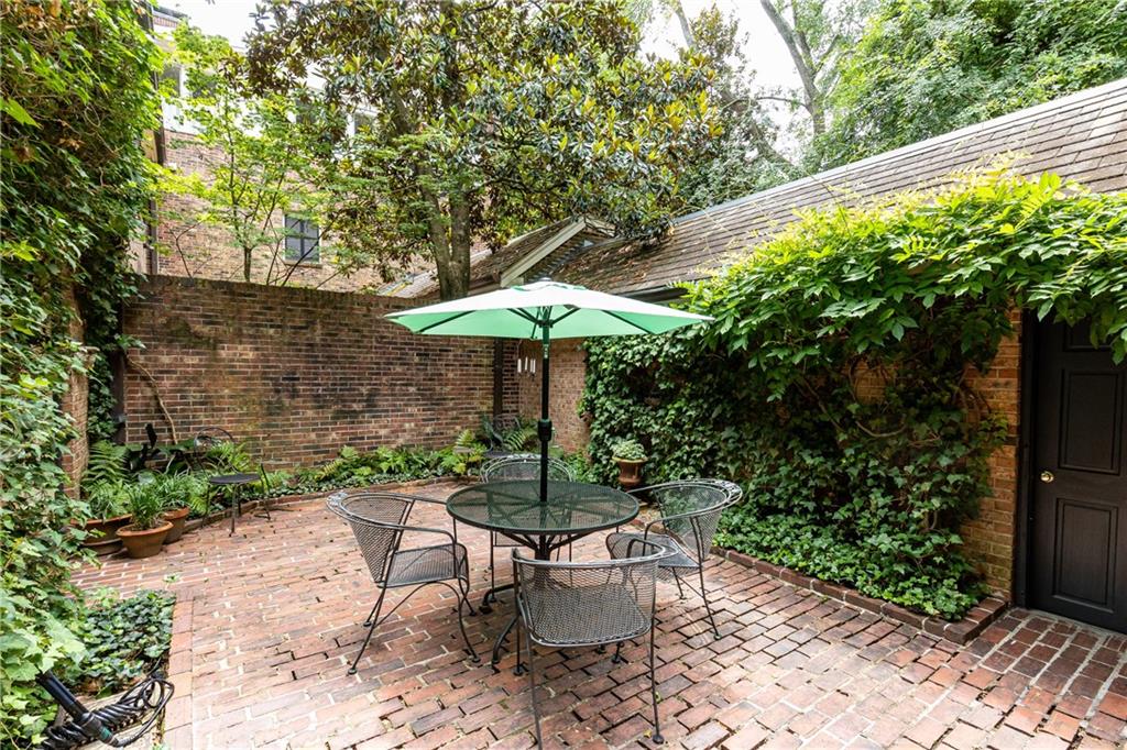4 Montclair Drive NE