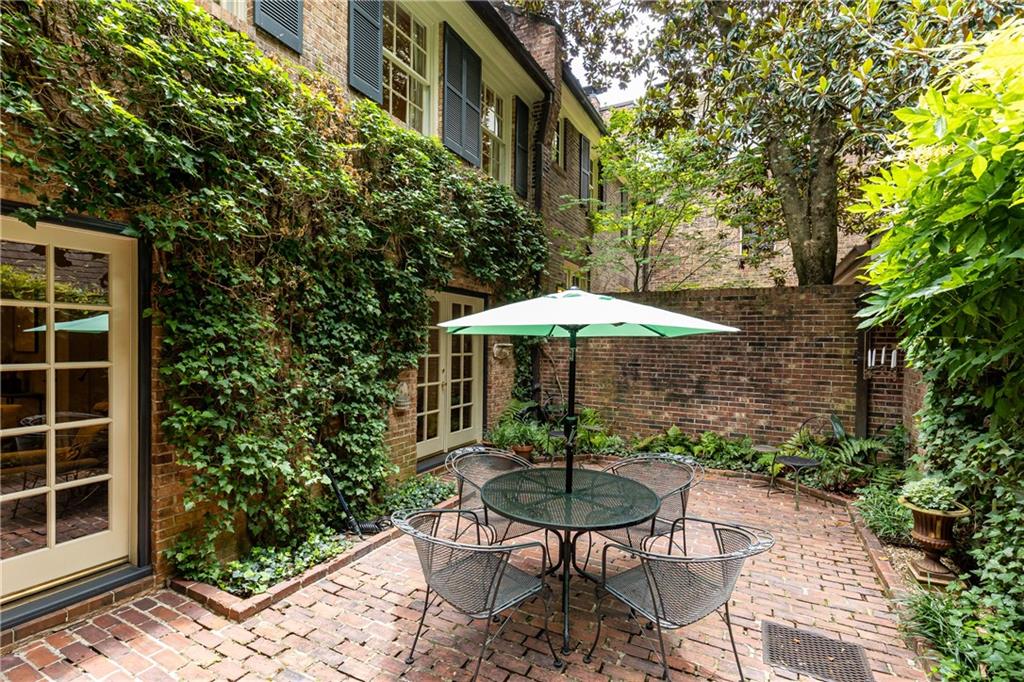 4 Montclair Drive NE