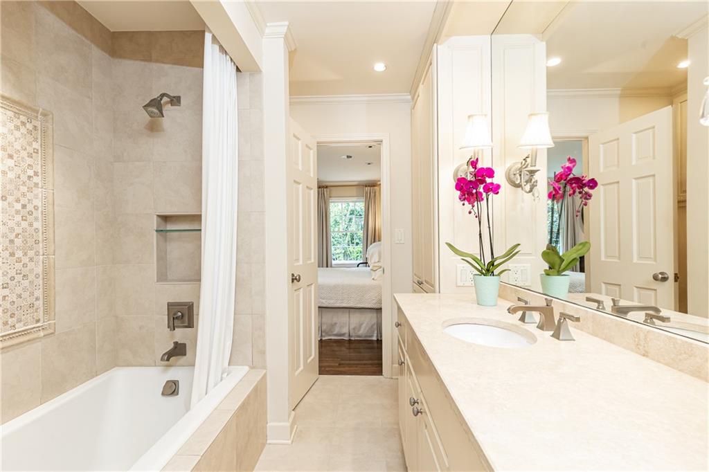 4 Montclair Drive NE