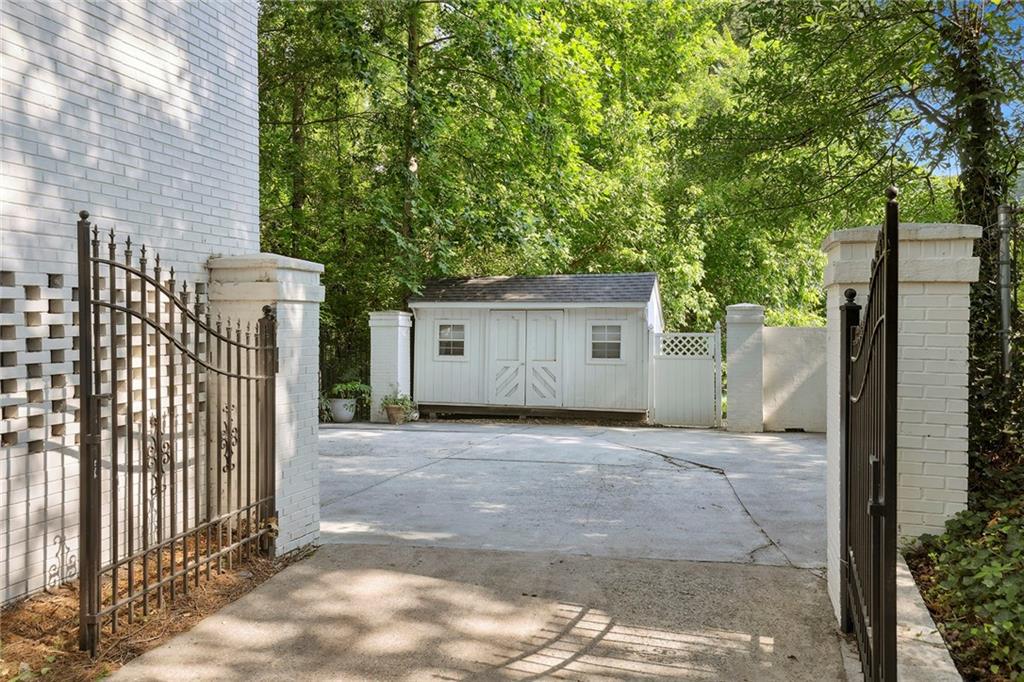 1135 Peachtree Battle Avenue NW