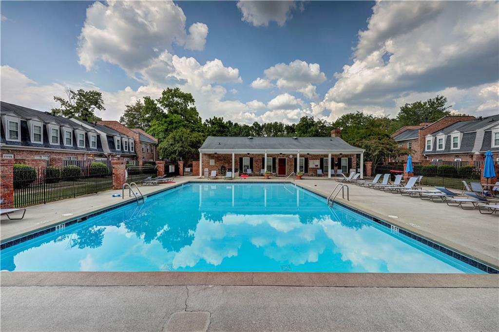 11 Bassett Hall Place NW