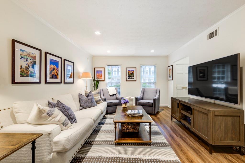 11 Bassett Hall Place NW
