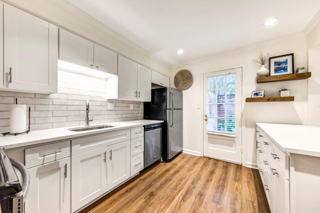 11 Bassett Hall Place NW