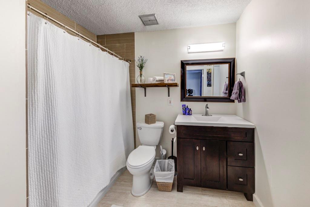 11 Bassett Hall Place NW