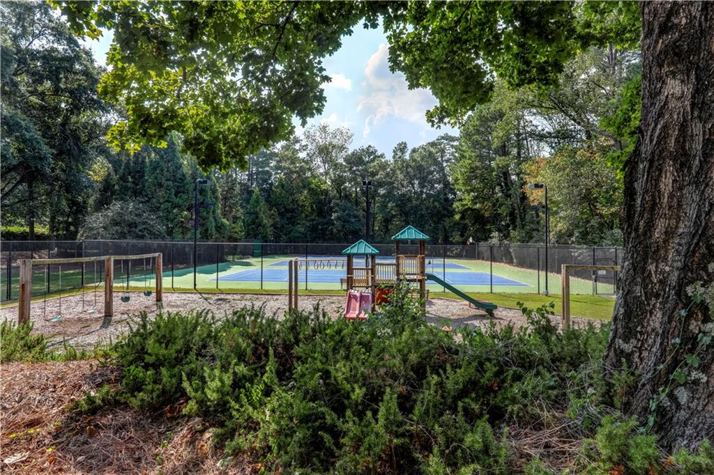 11 Bassett Hall Place NW