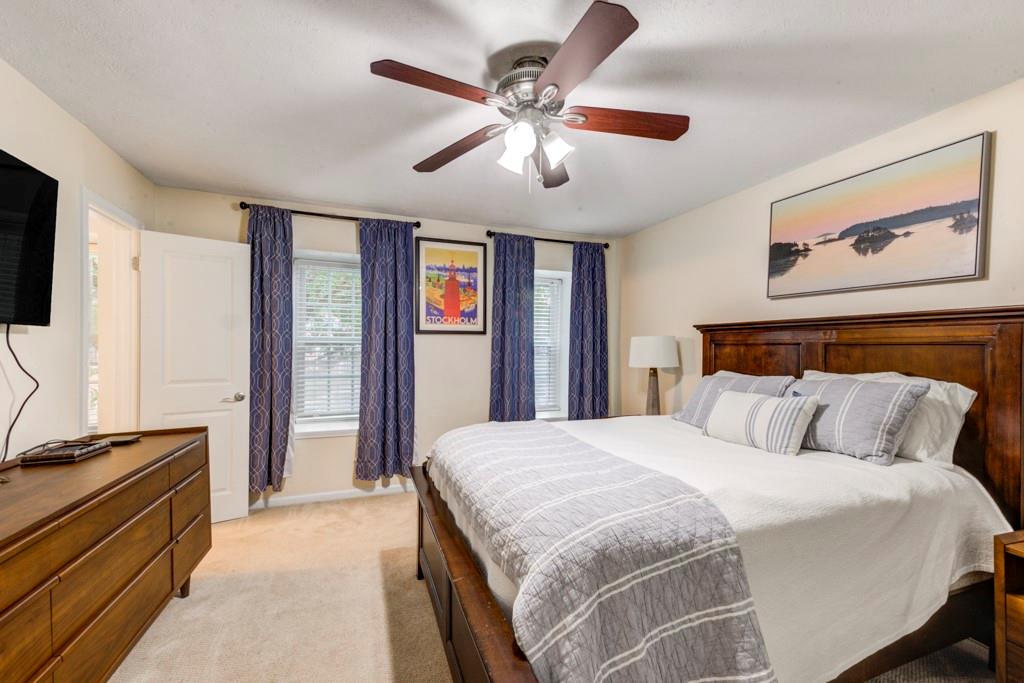 11 Bassett Hall Place NW