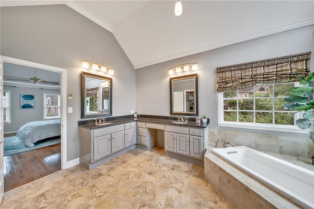 3200 Woolbridge Lane