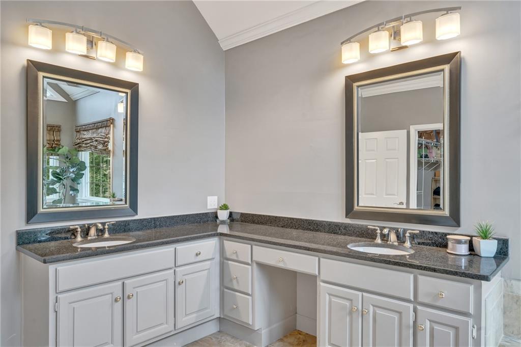 3200 Woolbridge Lane