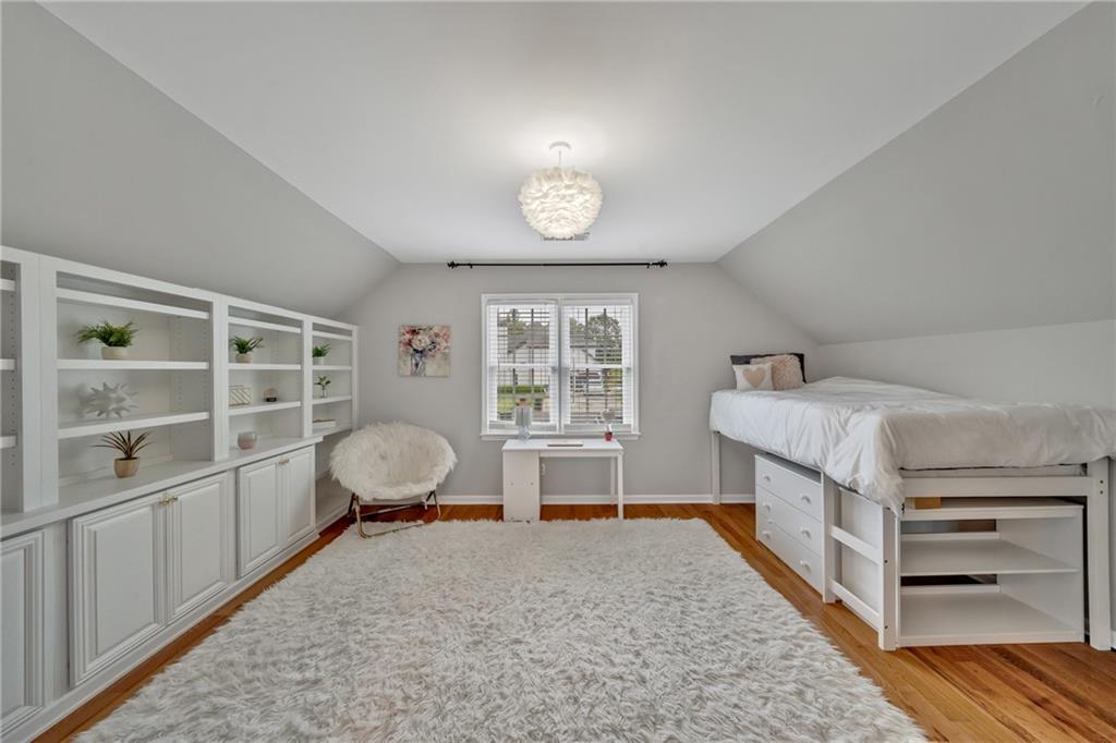 3200 Woolbridge Lane