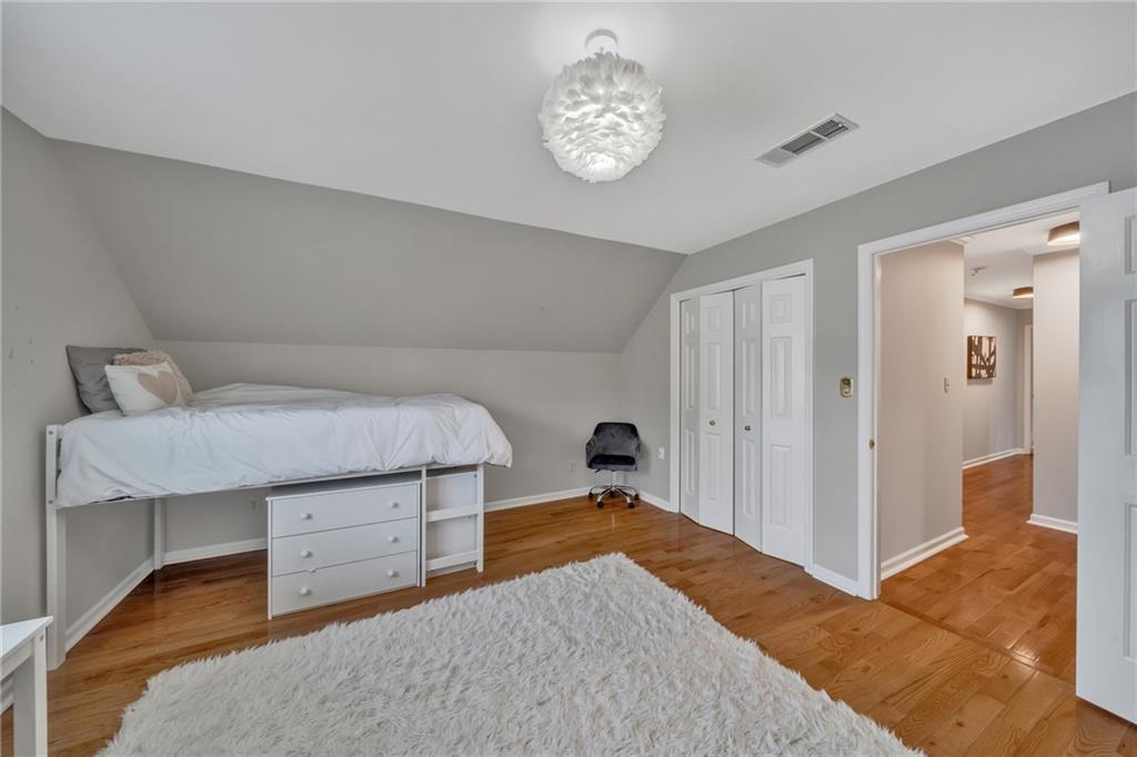 3200 Woolbridge Lane