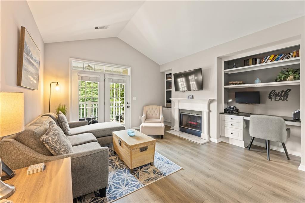 338 Pembroke Circle