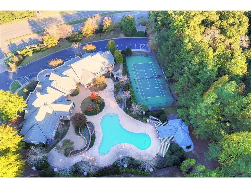 338 Pembroke Circle