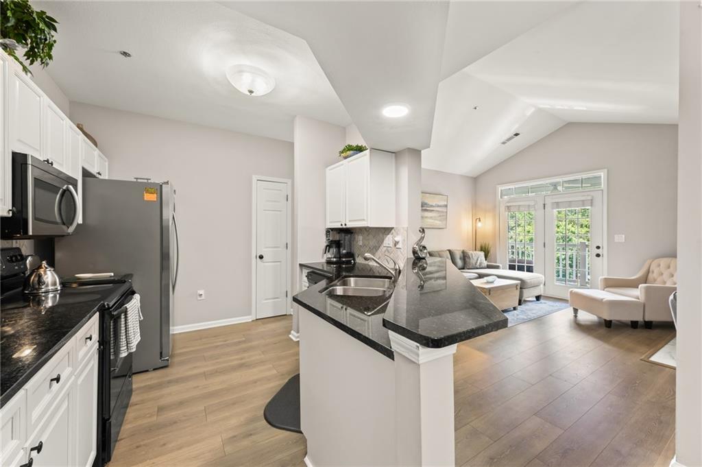 338 Pembroke Circle