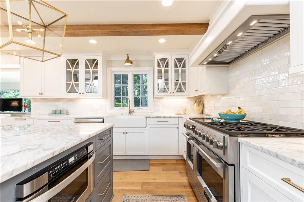 695 Fair Oaks Manor
