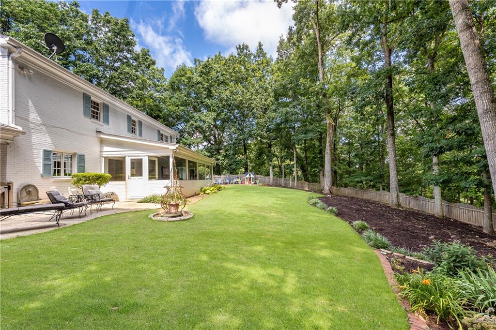 695 Fair Oaks Manor