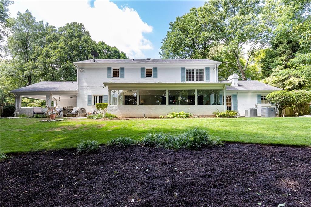 695 Fair Oaks Manor