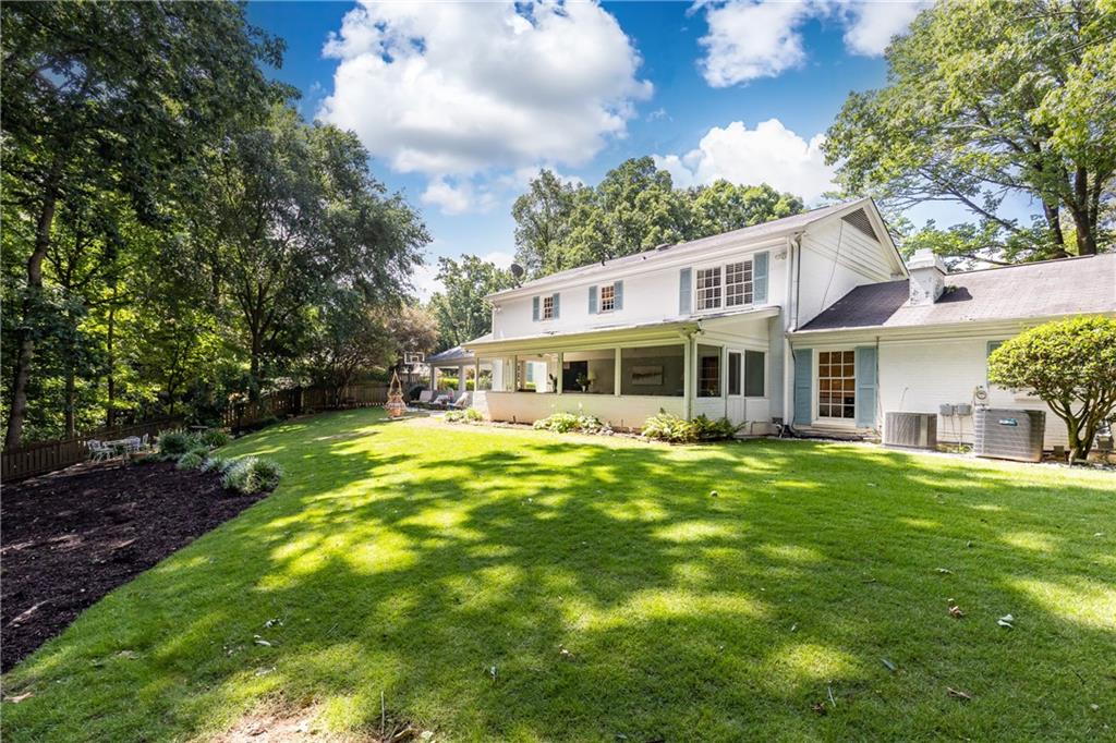 695 Fair Oaks Manor