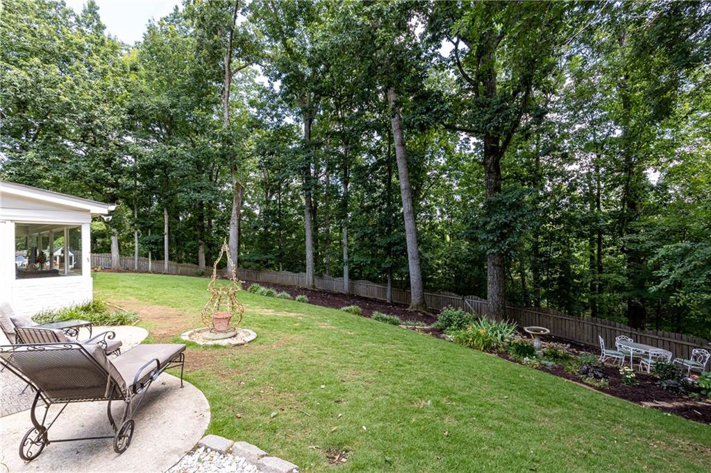 695 Fair Oaks Manor
