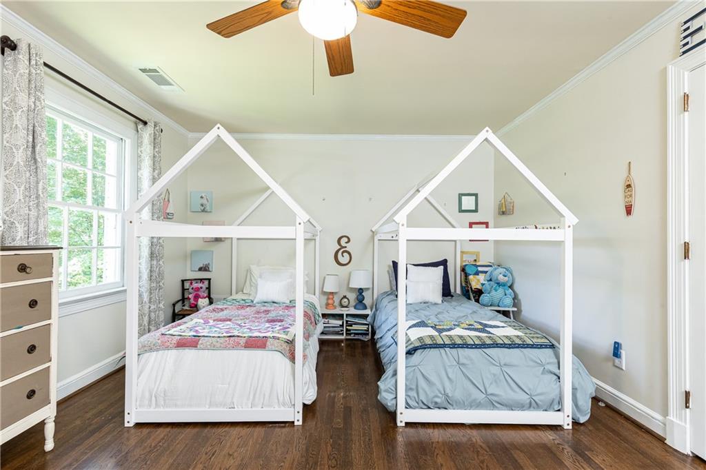 695 Fair Oaks Manor