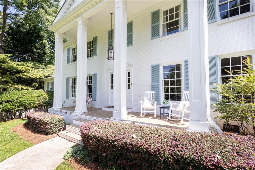 695 Fair Oaks Manor