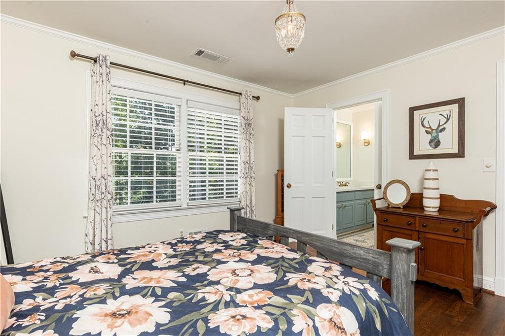 695 Fair Oaks Manor