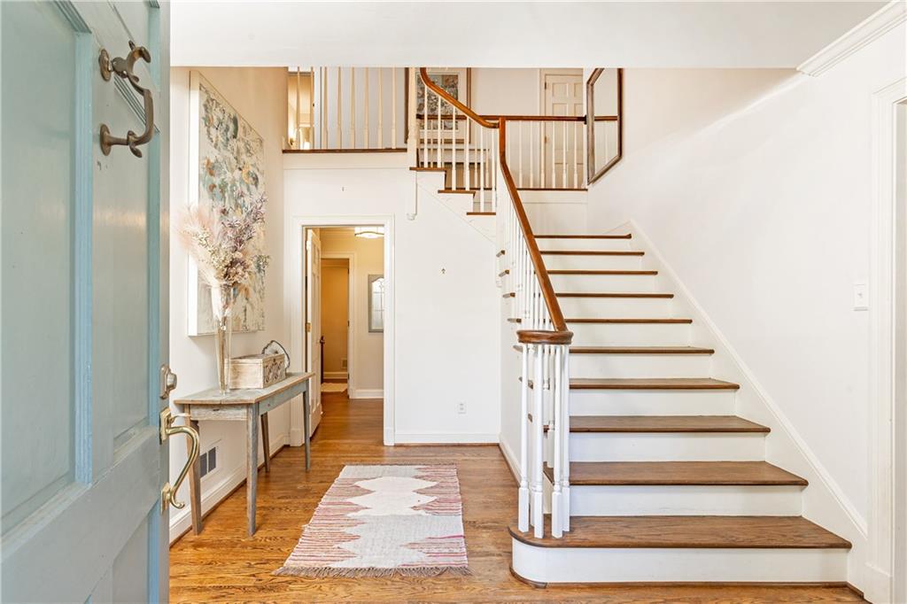 695 Fair Oaks Manor
