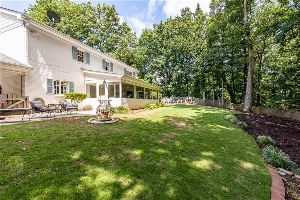 695 Fair Oaks Manor