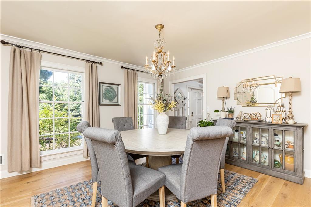 695 Fair Oaks Manor