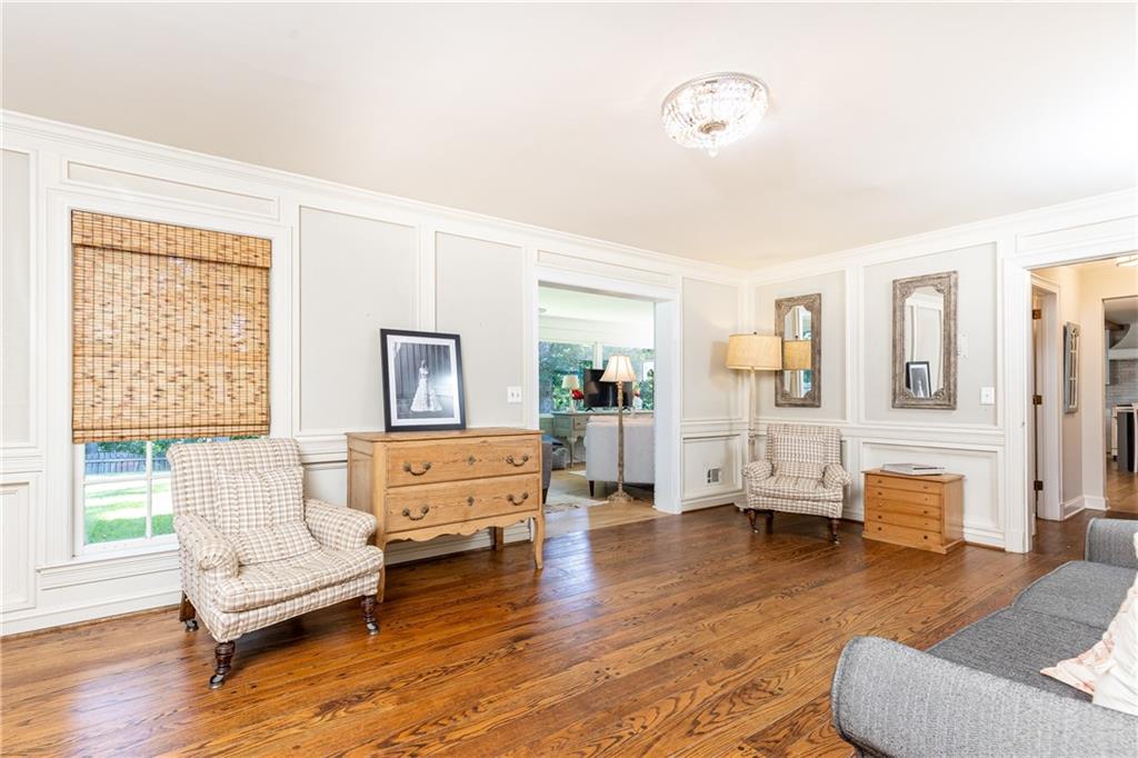 695 Fair Oaks Manor