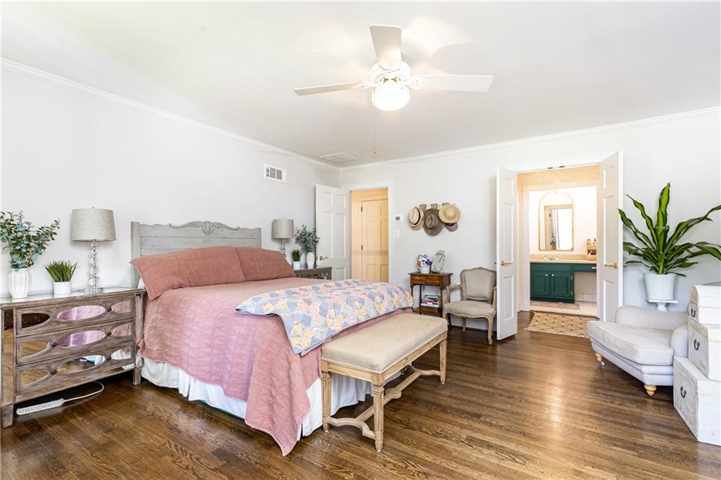 695 Fair Oaks Manor
