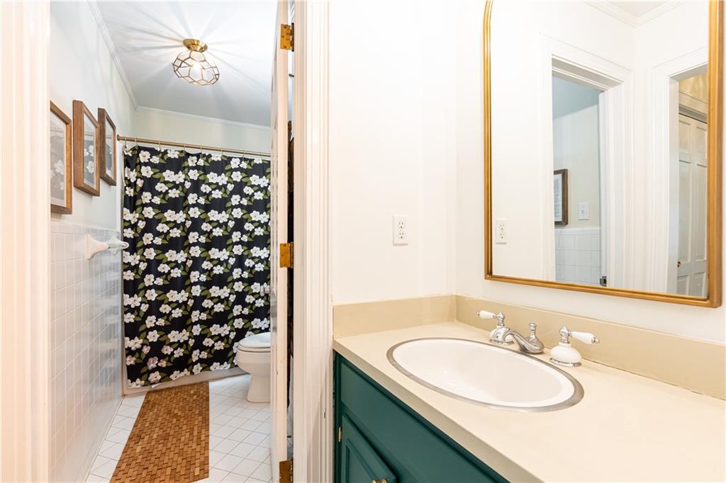 695 Fair Oaks Manor