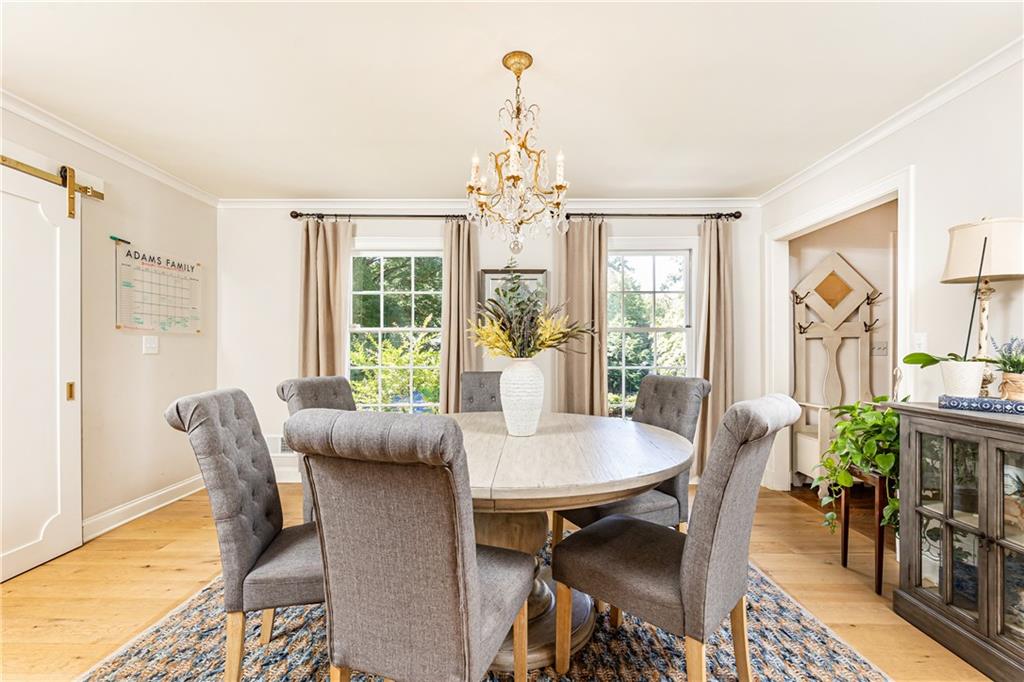 695 Fair Oaks Manor
