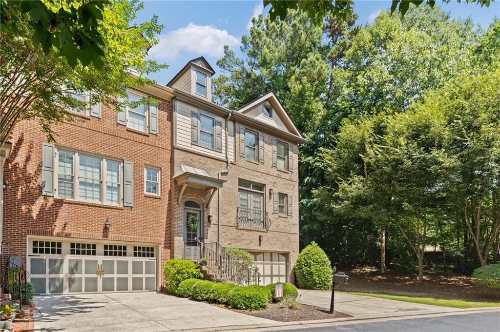 2602 Long Pointe