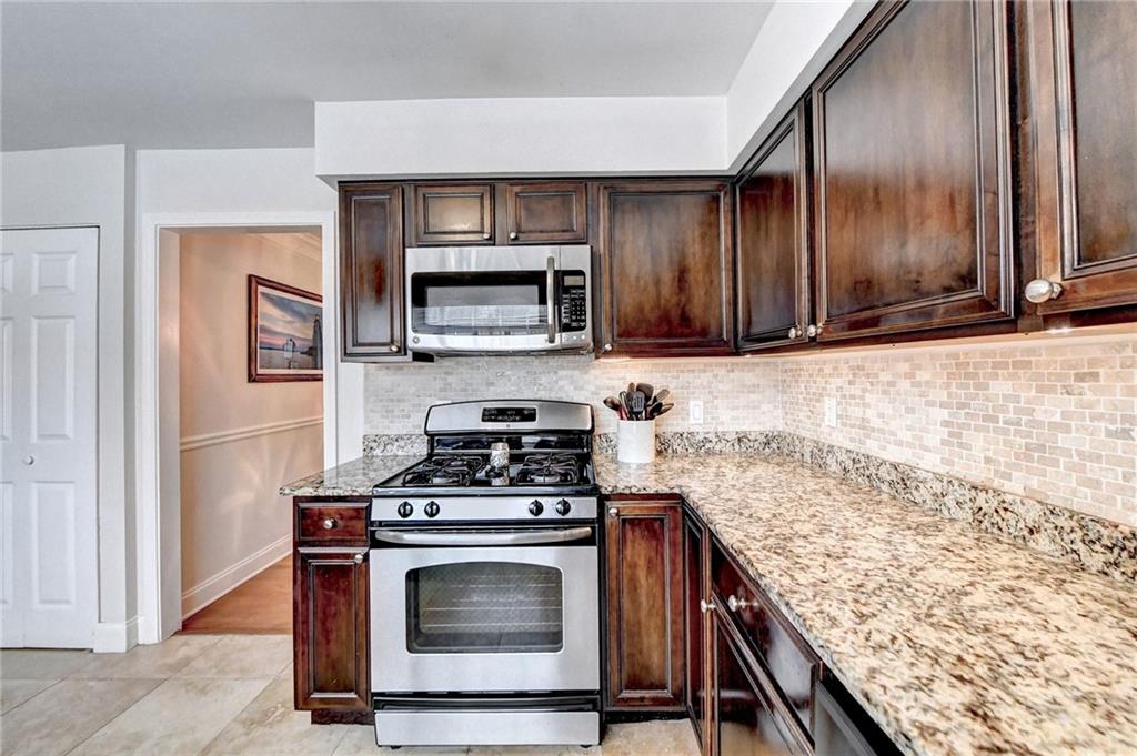 6980 Roswell Road Unit H4