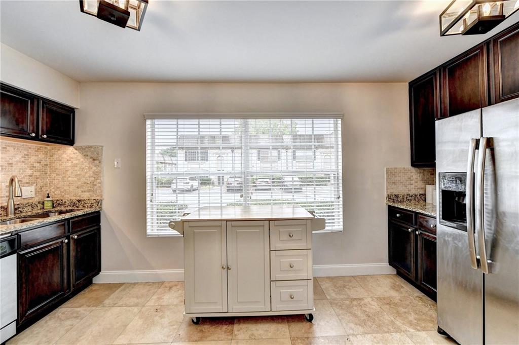 6980 Roswell Road Unit H4