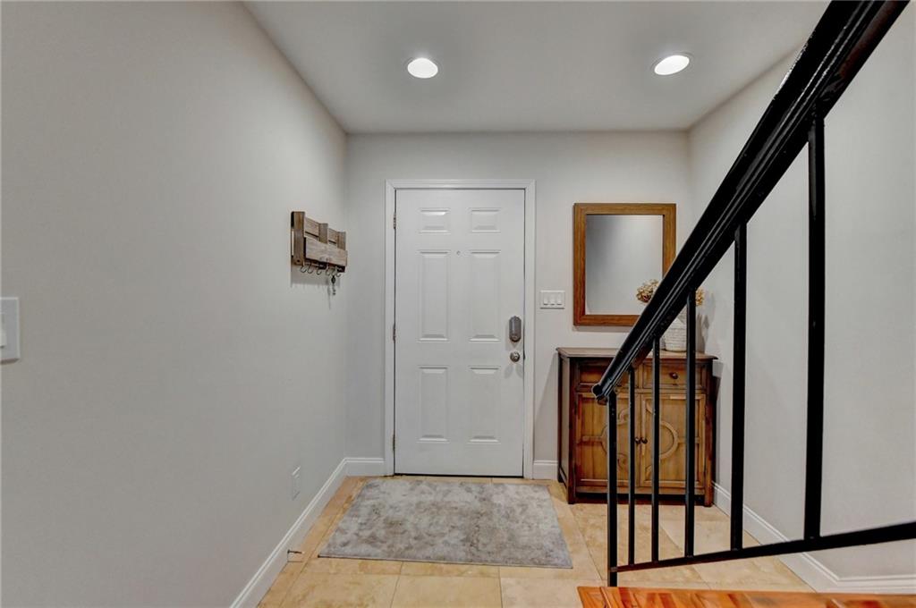 6980 Roswell Road Unit H4