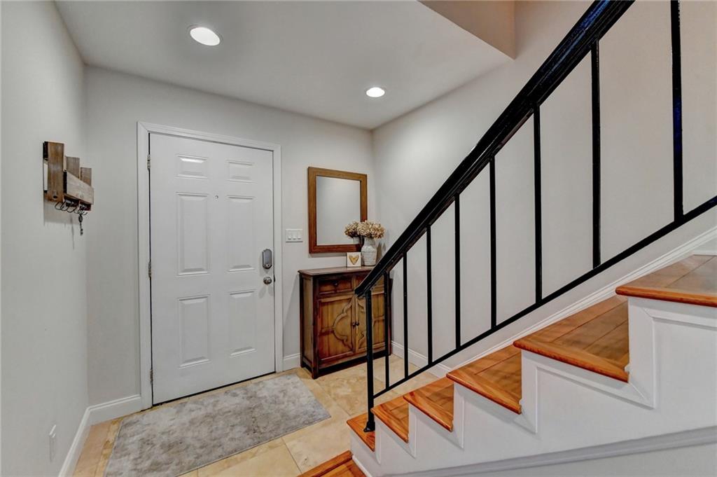 6980 Roswell Road Unit H4