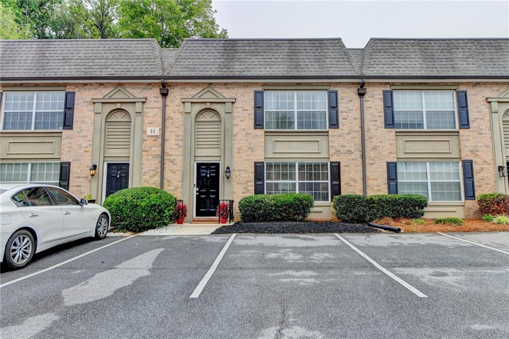 6980 Roswell Road Unit H4