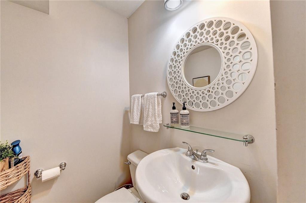 6980 Roswell Road Unit H4
