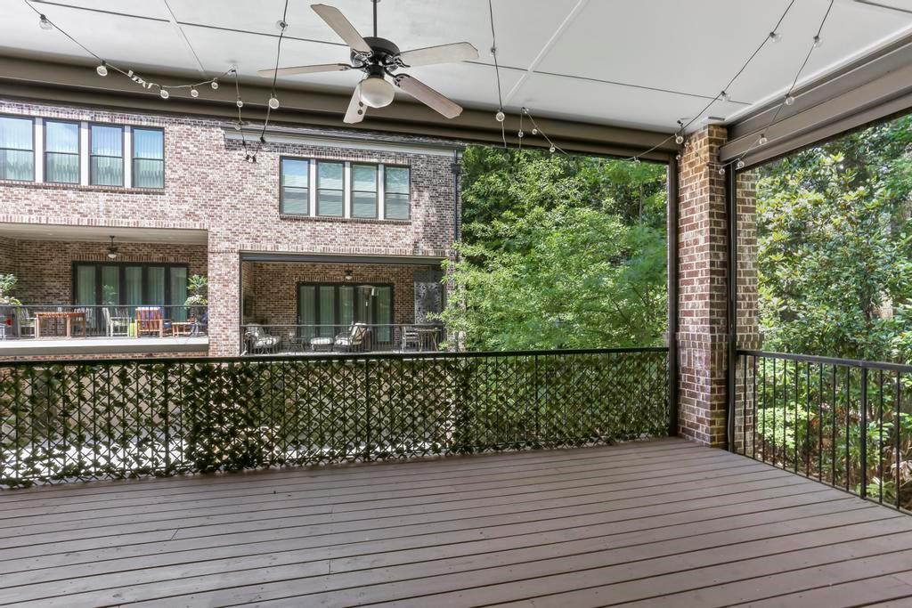 226 Devin Place NE