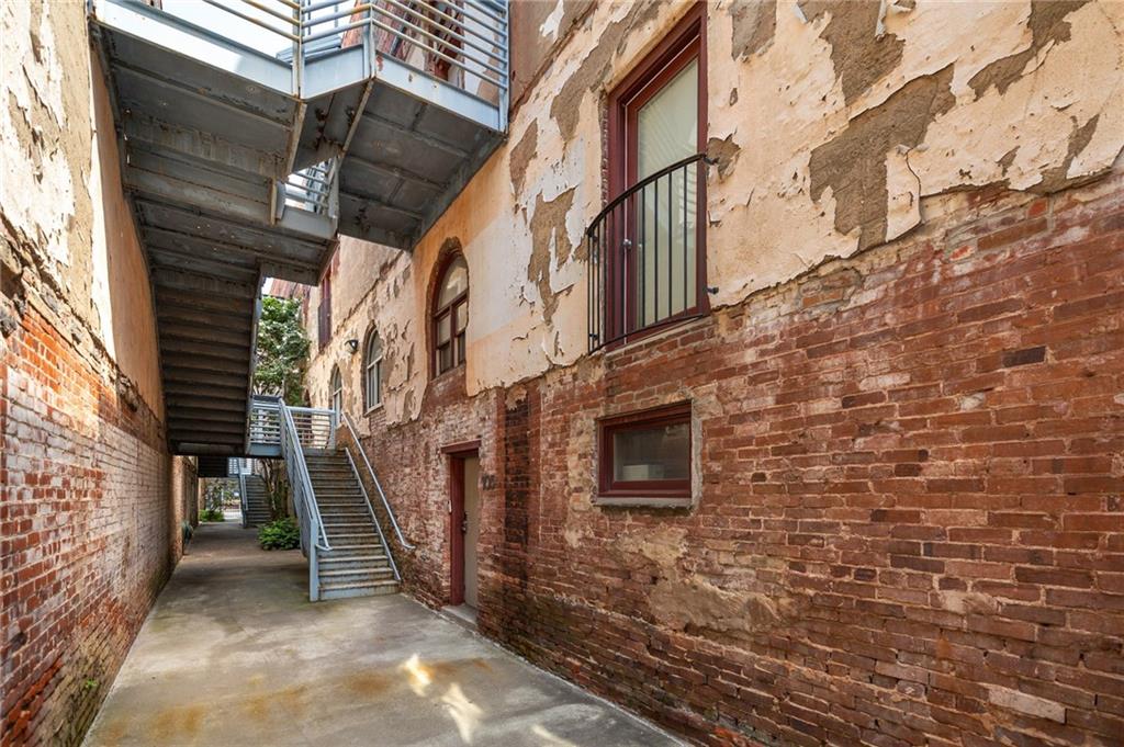330 Peters Street SW Unit 211