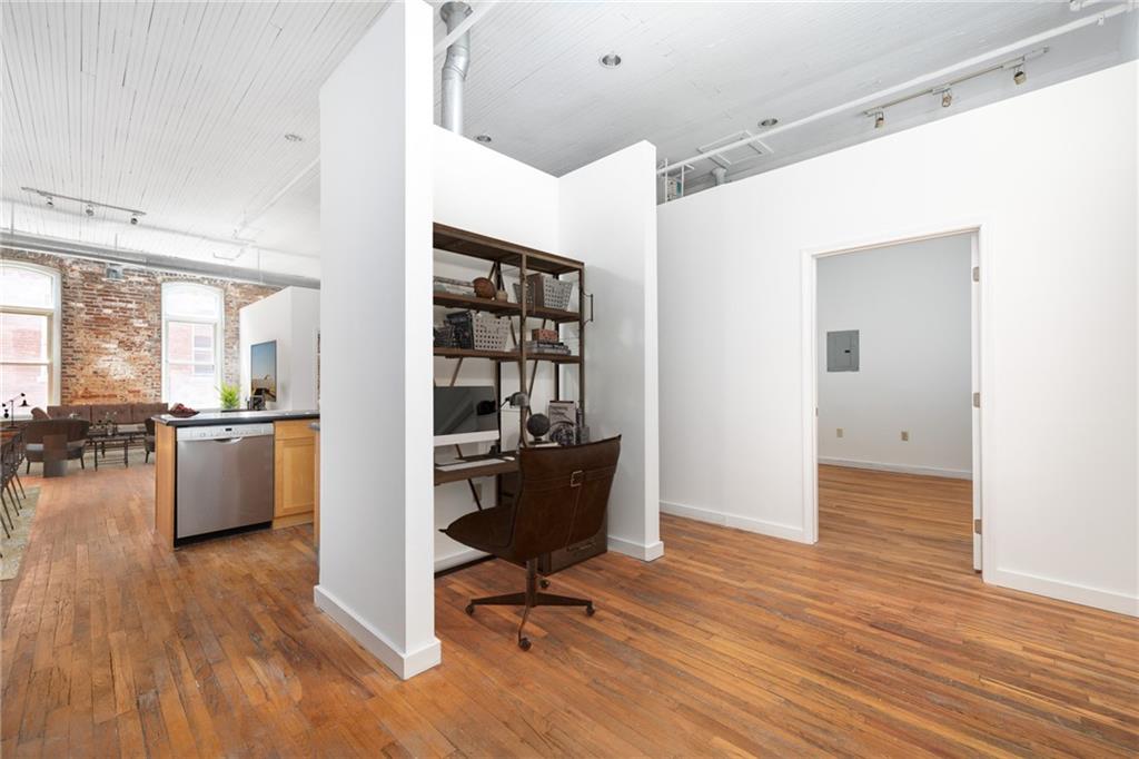 330 Peters Street SW Unit 211