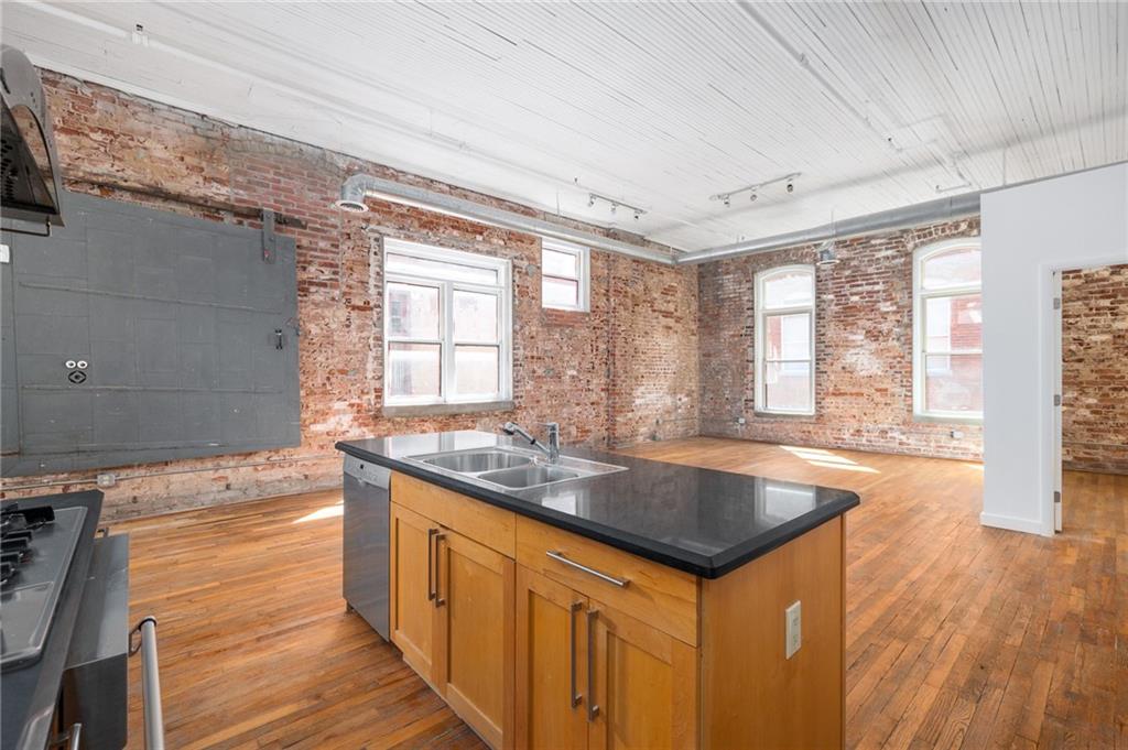 330 Peters Street SW Unit 211