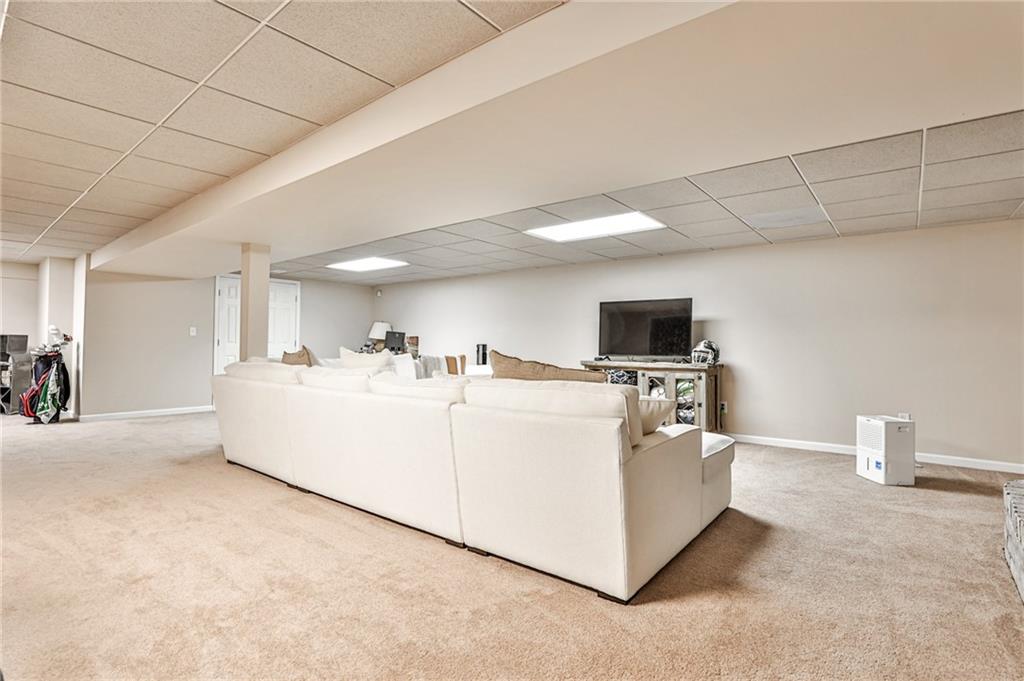 3130 Meadow Drive