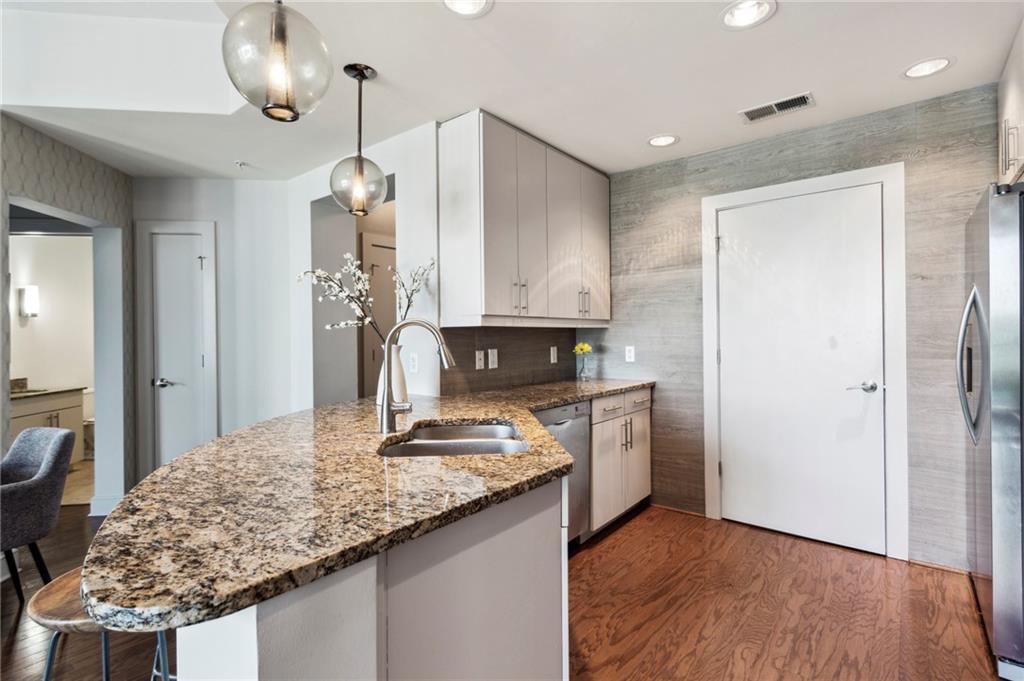 222 12th Street NE Unit 1008